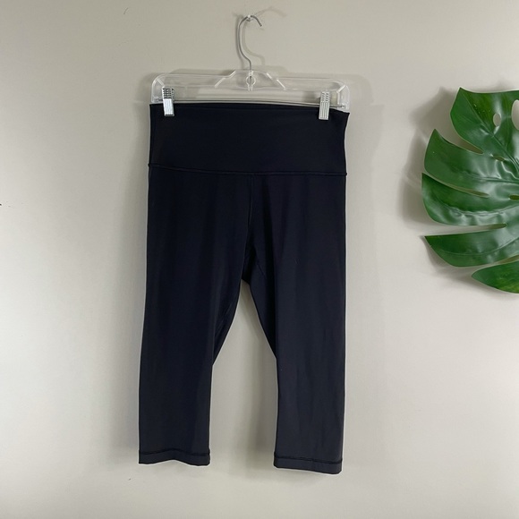 lululemon athletica Pants - Lululemon wunder under crops